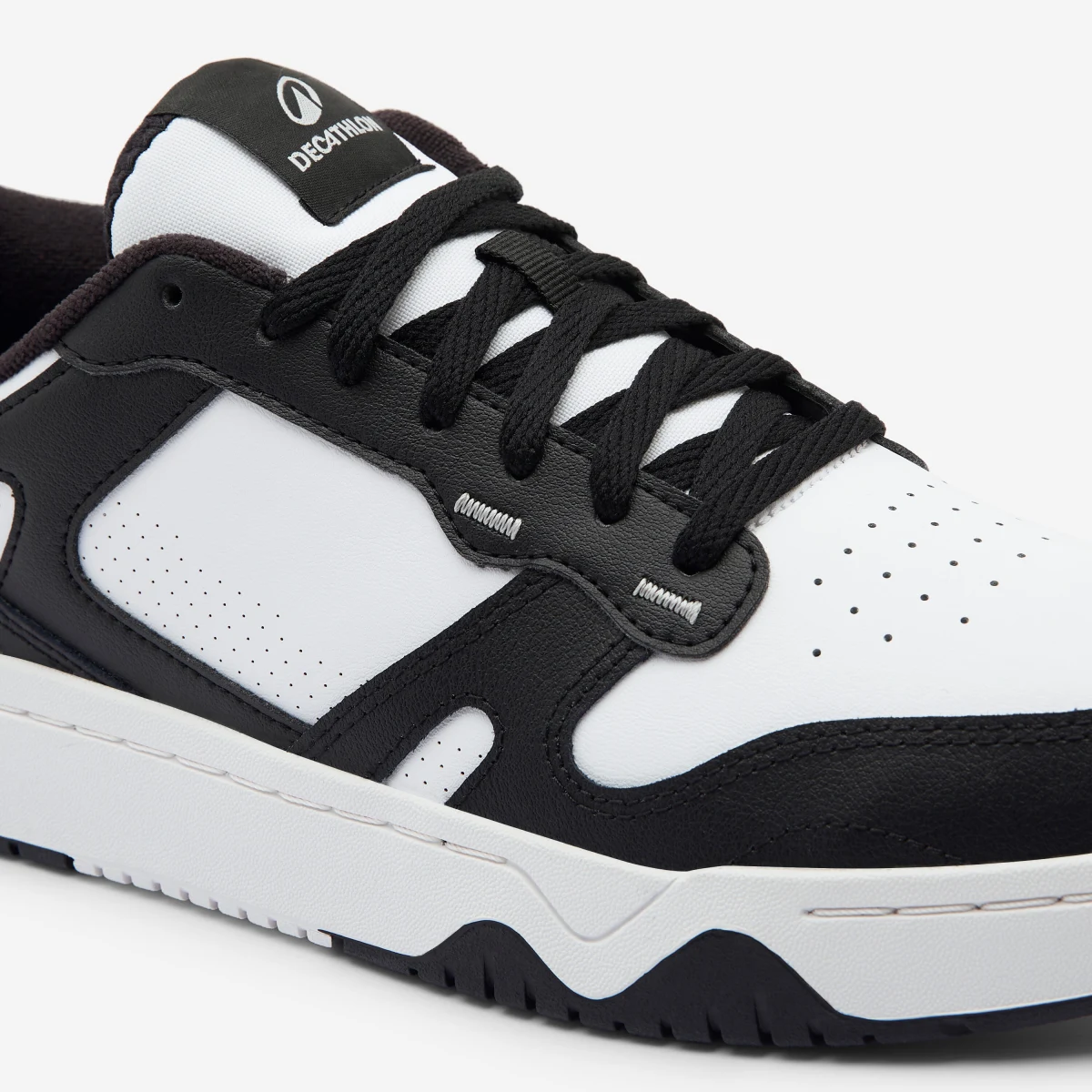 DECATHLON Pánske kožené tenisky CJ80 bielo-čierne 45 · záber 2