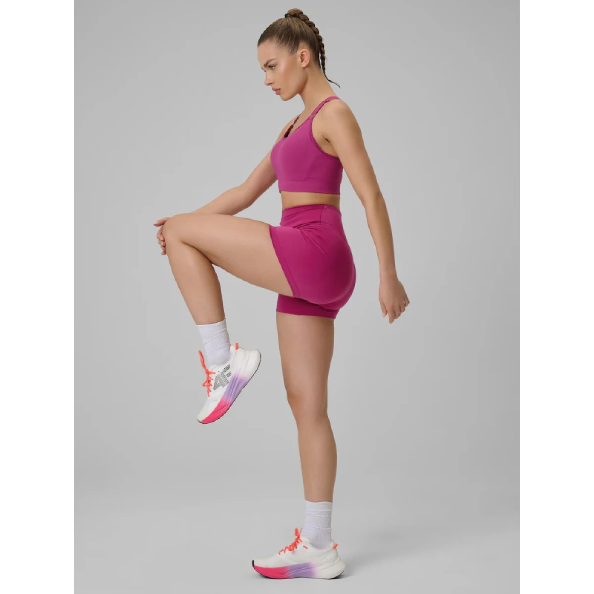 Dámské tréninkové kraťasy 4F SHORT TIGHTS FNK F086-54S-PINK · záber 5