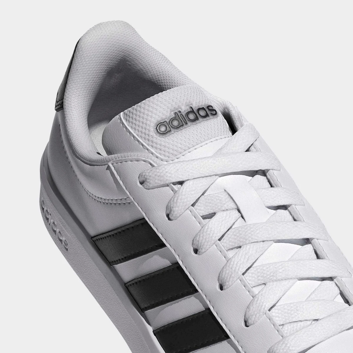 ADIDAS ADIDAS klasická a odolná obuv pre deti bielo-čierna 38 · záber 2