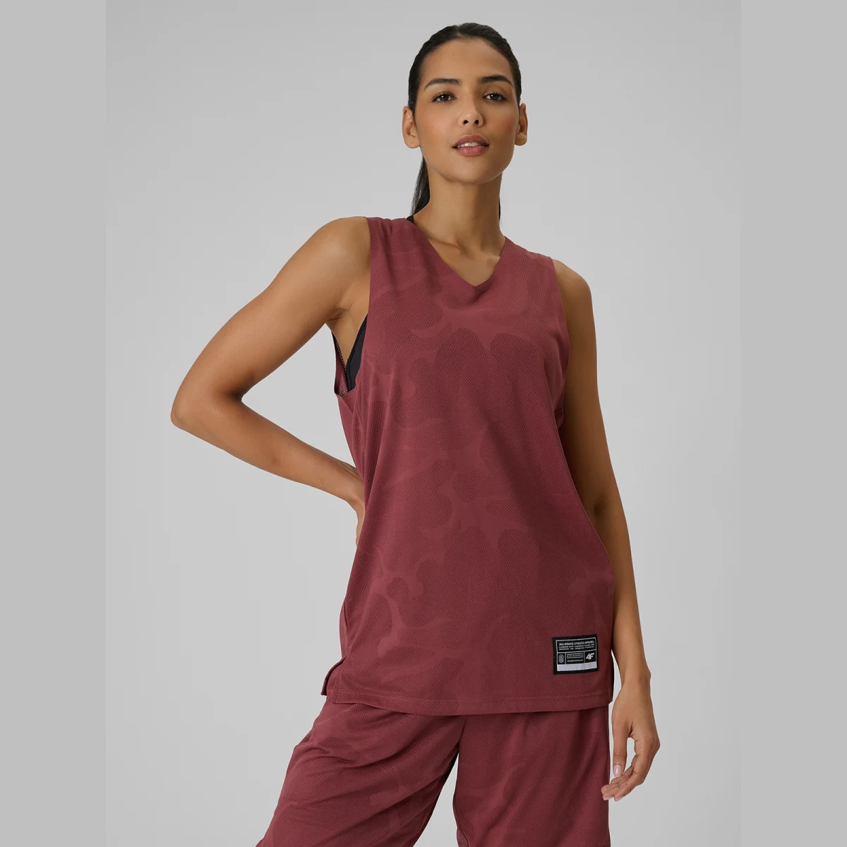 Unisex loose rychleschnoucí basketbalové tričko - burgundské · záber 1