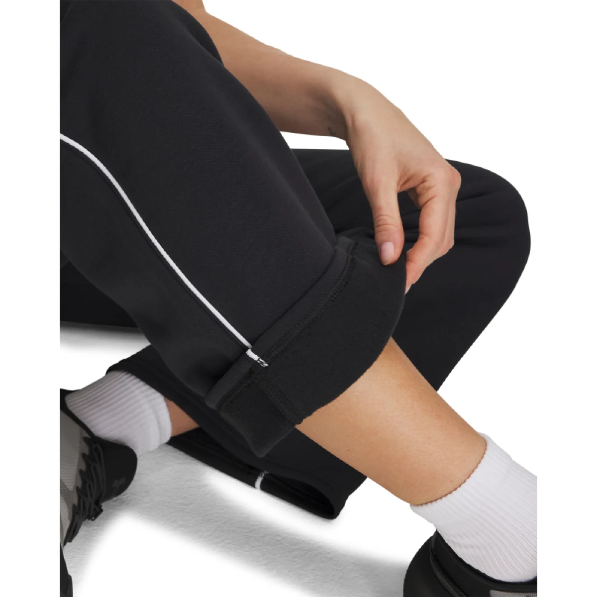 Dámské zateplené tepláky UNDER ARMOUR UA Rival Flc Piped Pant · záber 4