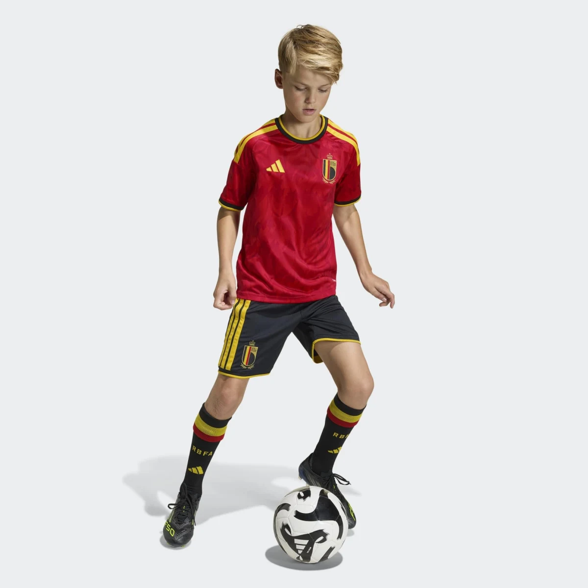 ADIDAS ADIDAS Belgicko 2026 detský domáci futbalový dres červený 10 rokov · záber 2