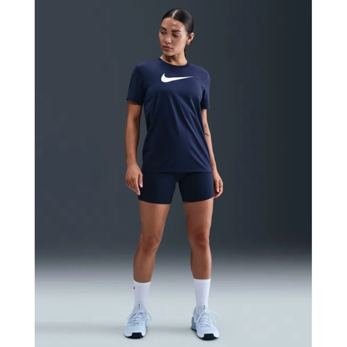 Dámske tréningové tričko s krátkym rukávom NIKE W NK DF TEE RLGND HBR MIDNIGHT NAVY WHITE · záber 5