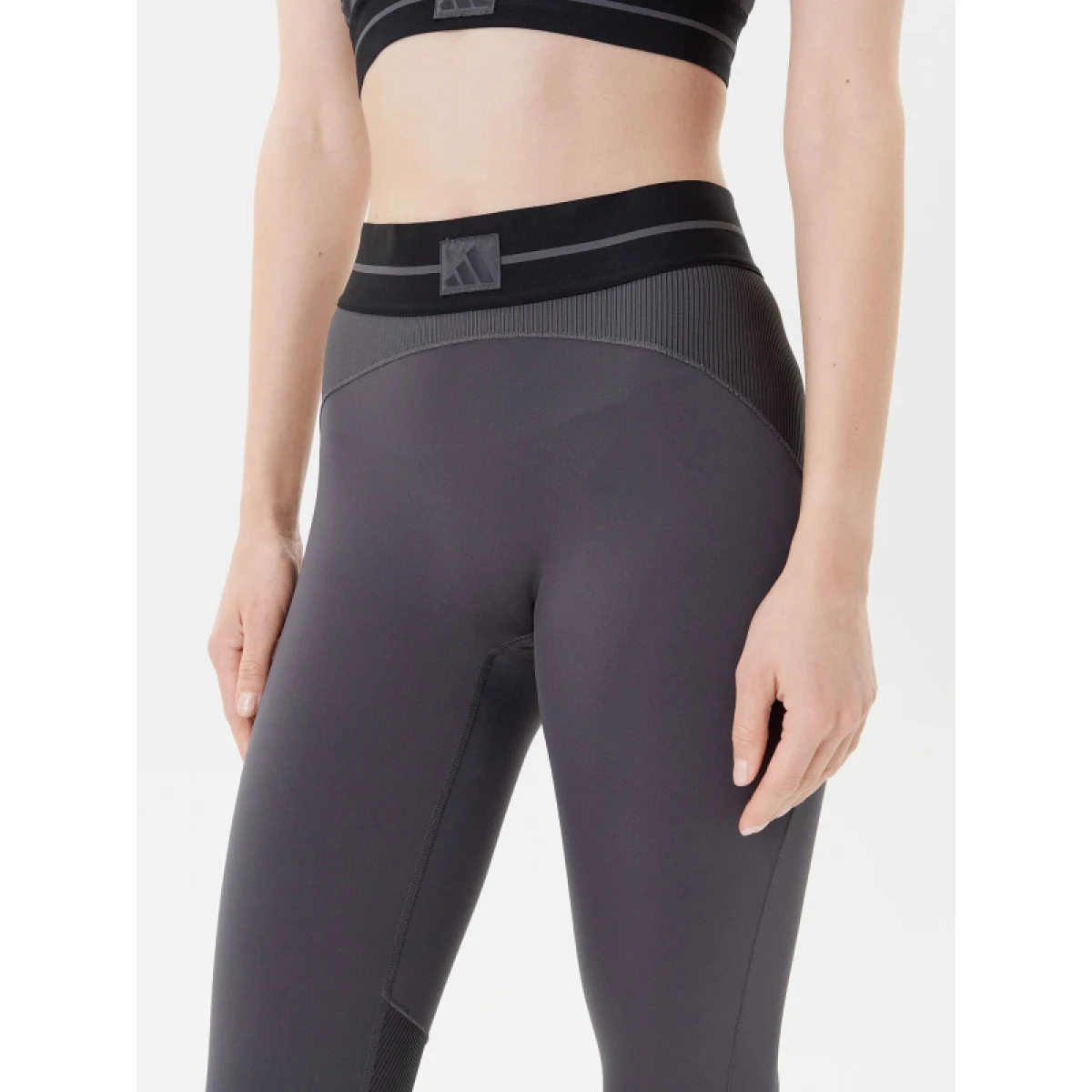 Dámske legíny ADIDAS HYG RIB 1 1 L GRESIX BLACK · záber 5