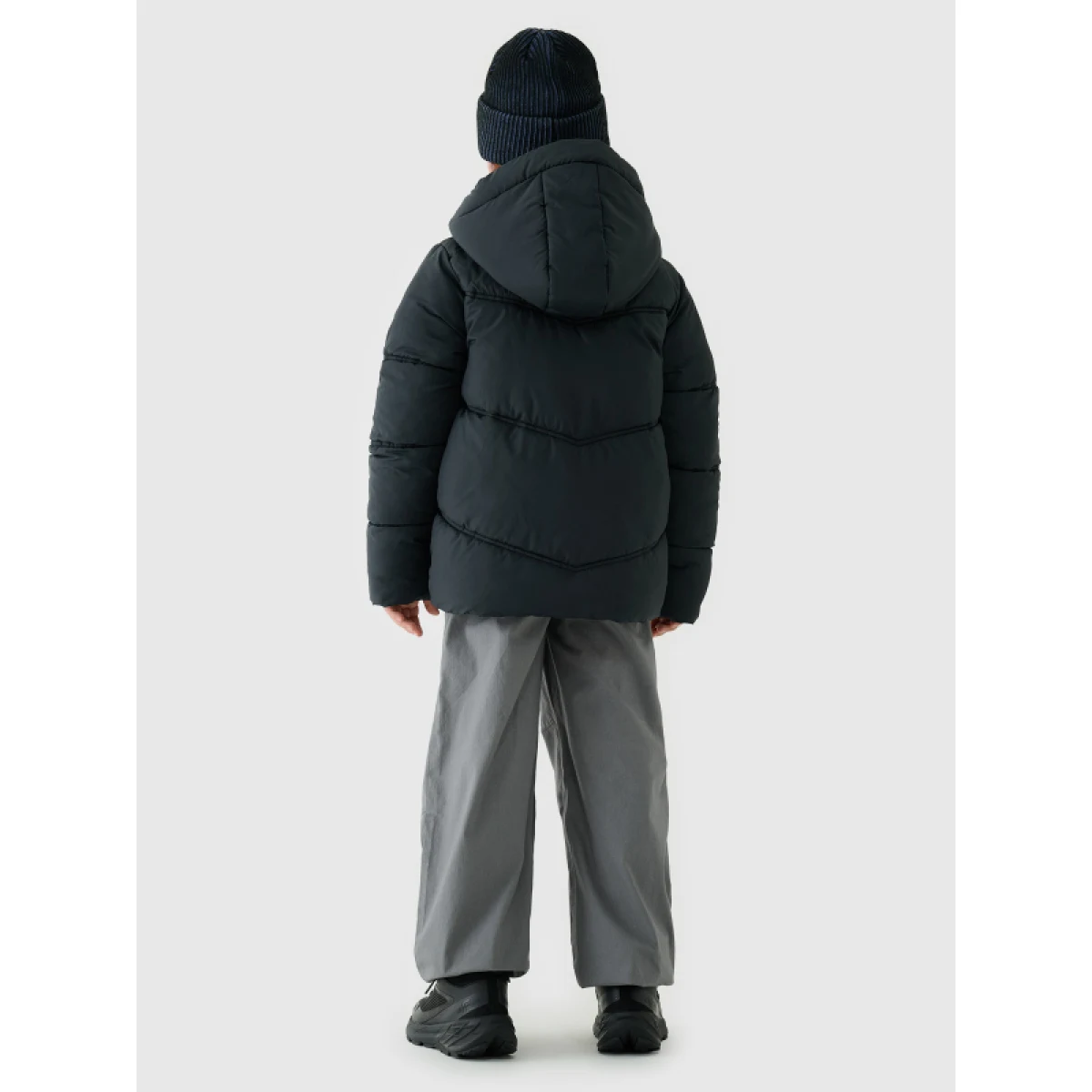 Chlapecká bunda 4F JUNIOR DOWN JACKET M622-4FJWAW25TDJAM622-20S-DEEP BLACK · záber 2