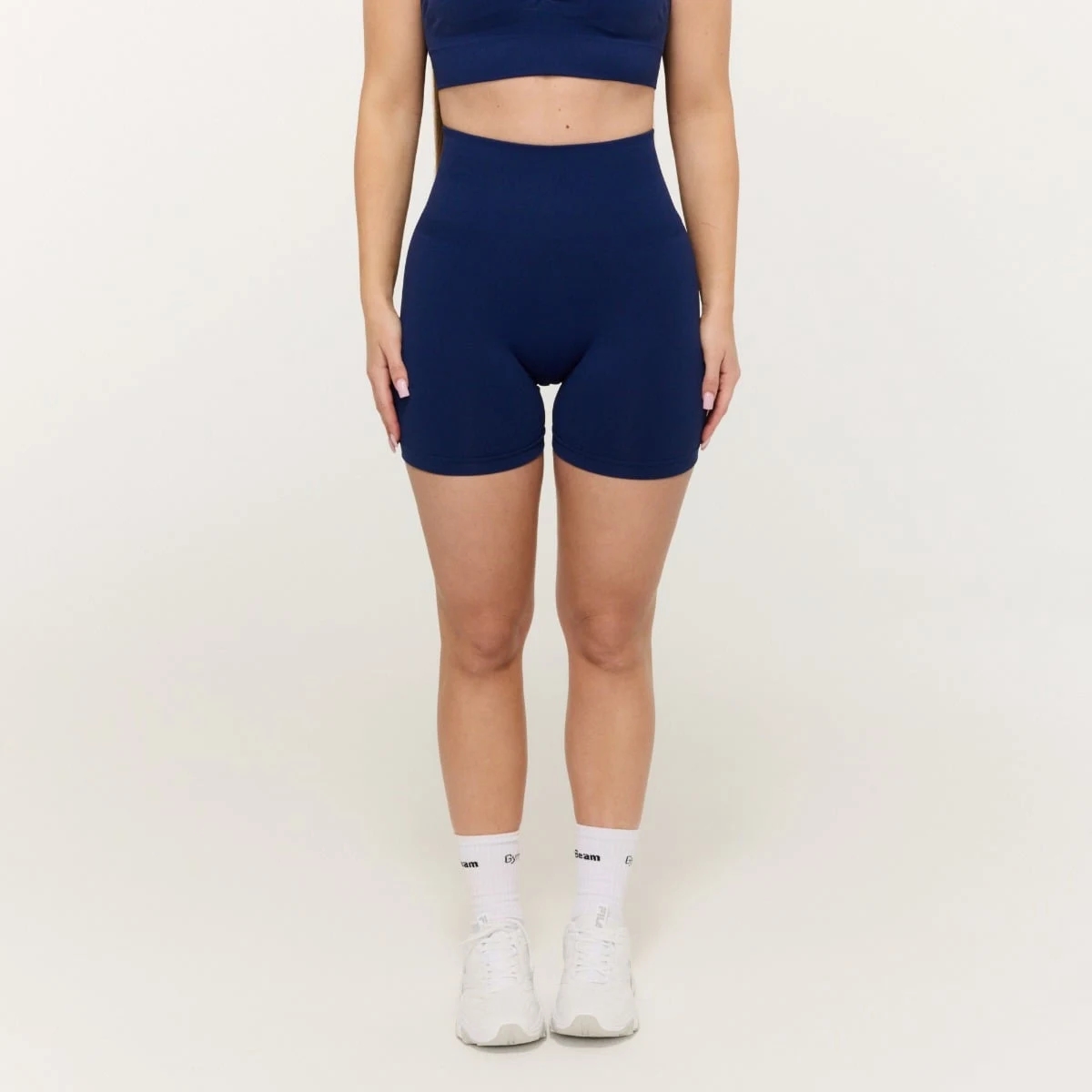 GymBeam Dámské bezešvé šortky Sculpt Navy - Velikost: S | Barva: Modrá | Hmotnost: 0,112 kg | Balení: 80 · záber 5