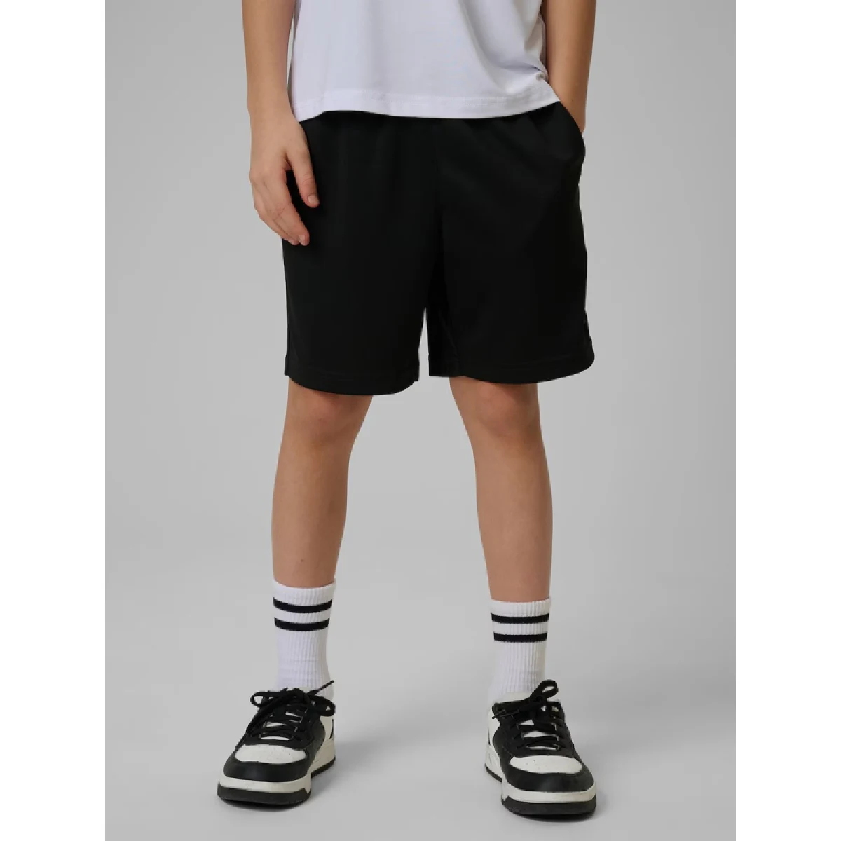 Chlapčenské tréningové kraťasy 4F JUNIOR SHORTS FNK M1388-20S-DEEP BLACK · záber 2