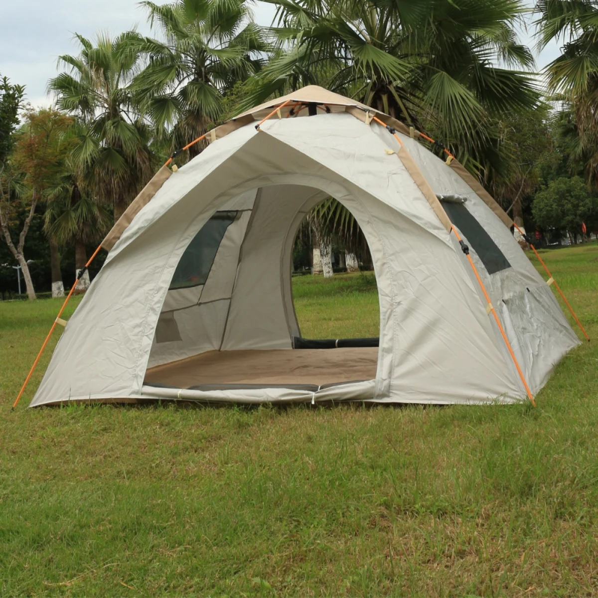 Stan inSPORTline Silvic 220x200x145 cm pre 3-4 osoby · záber 4