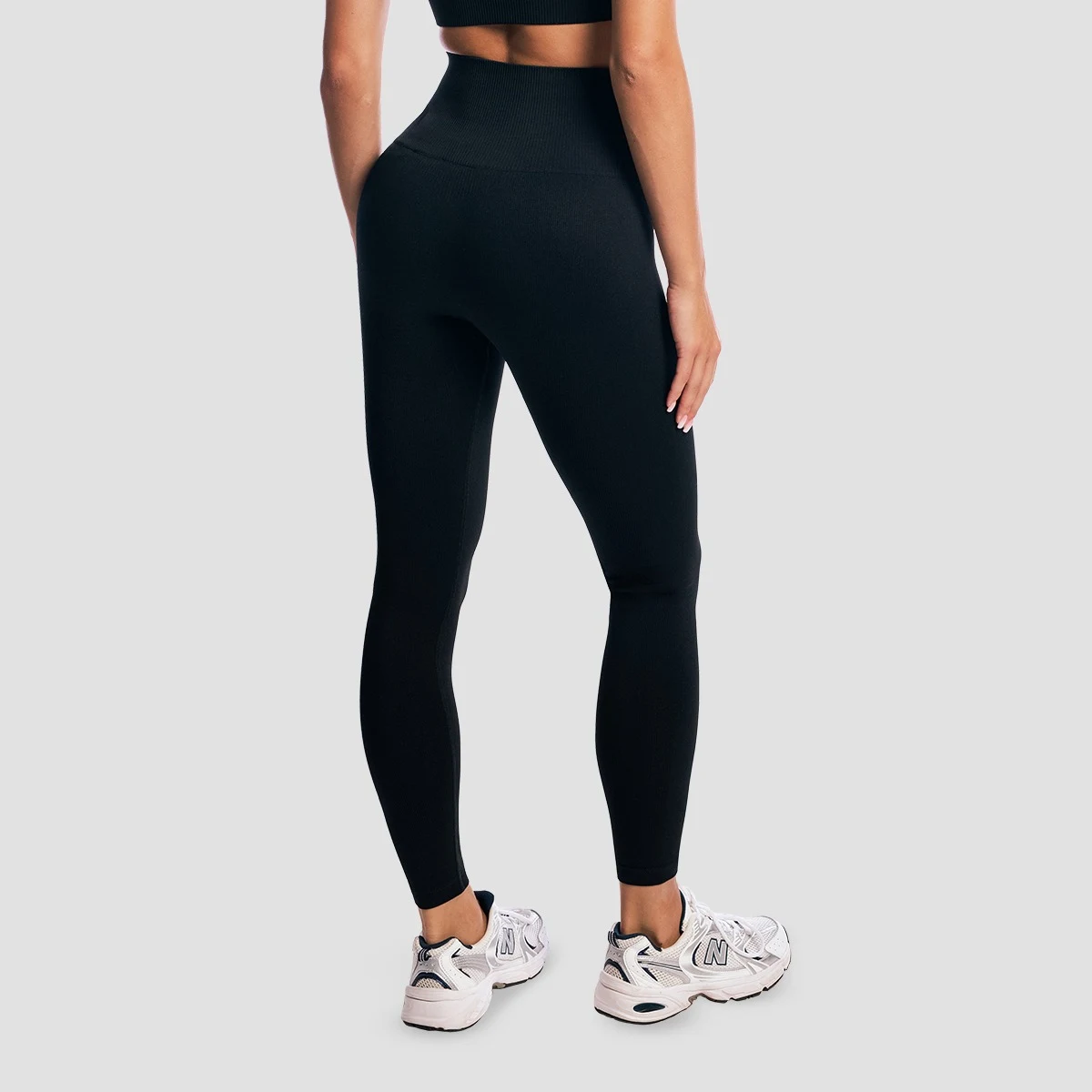 GymBeam Women‘s GymBabe Leggings Black - Veličina: XS | Boja: Crna | Težina: 0,225 g | Pakiranje: 70 · záber 5