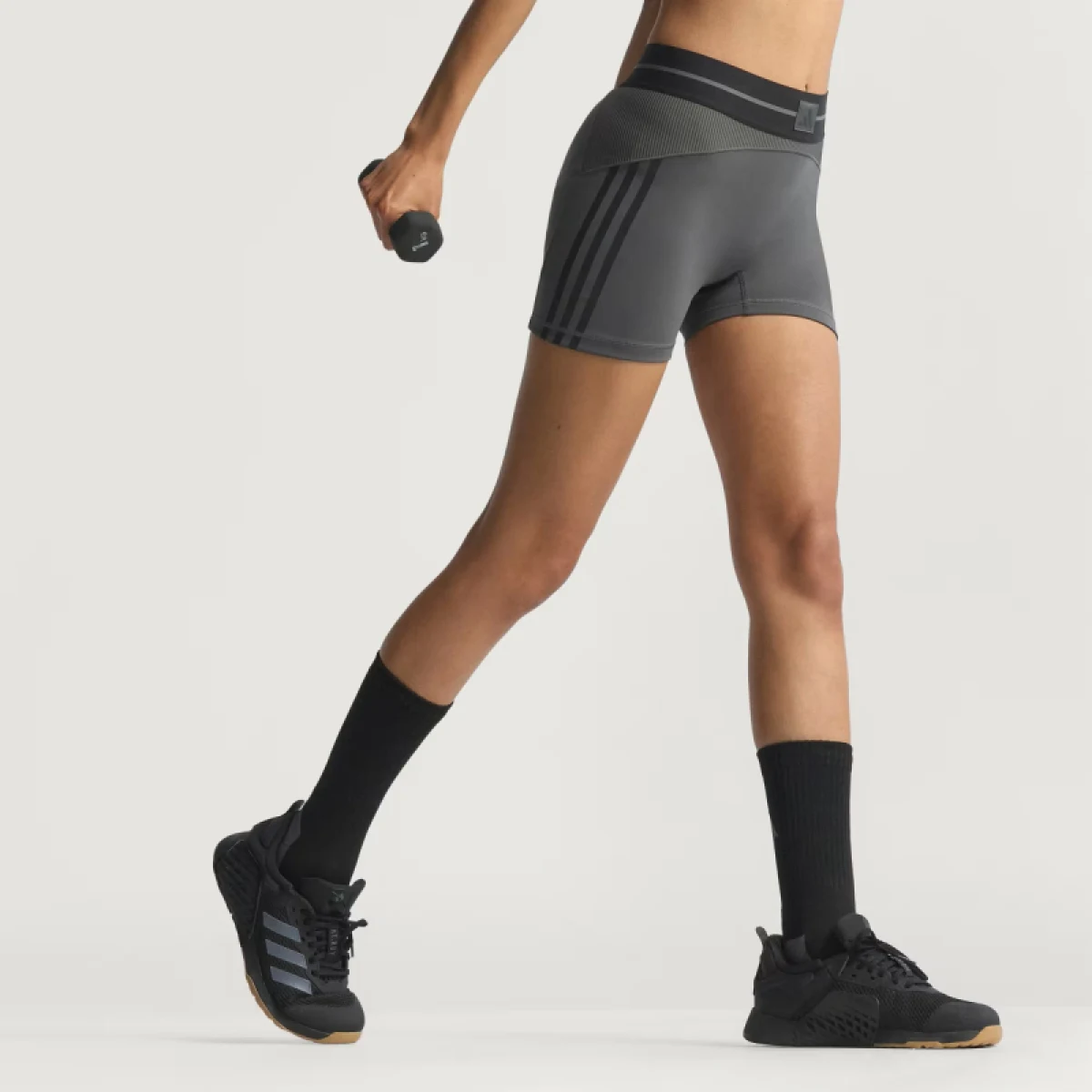 Dámske tréningové kraťasy ADIDAS HYG RIB 1 4 GRESIX BLACK · záber 2