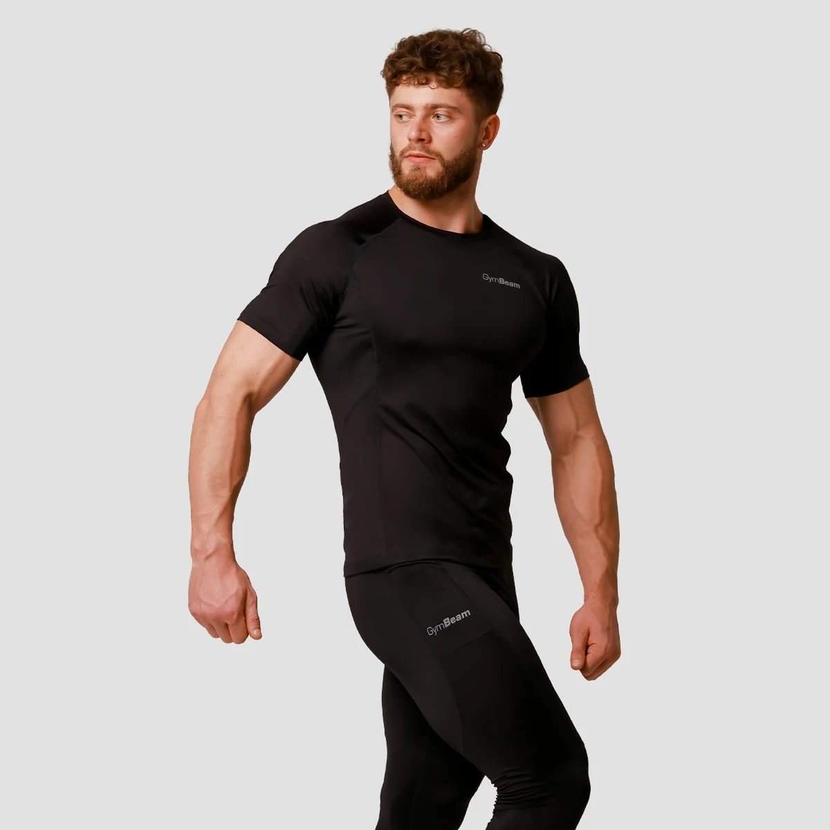 GymBeam Pulse Running T-shirt Black - Velikost: M | Barva: Čierna | Hmotnost: 0,15 kg | Balení: 100 · záber 4