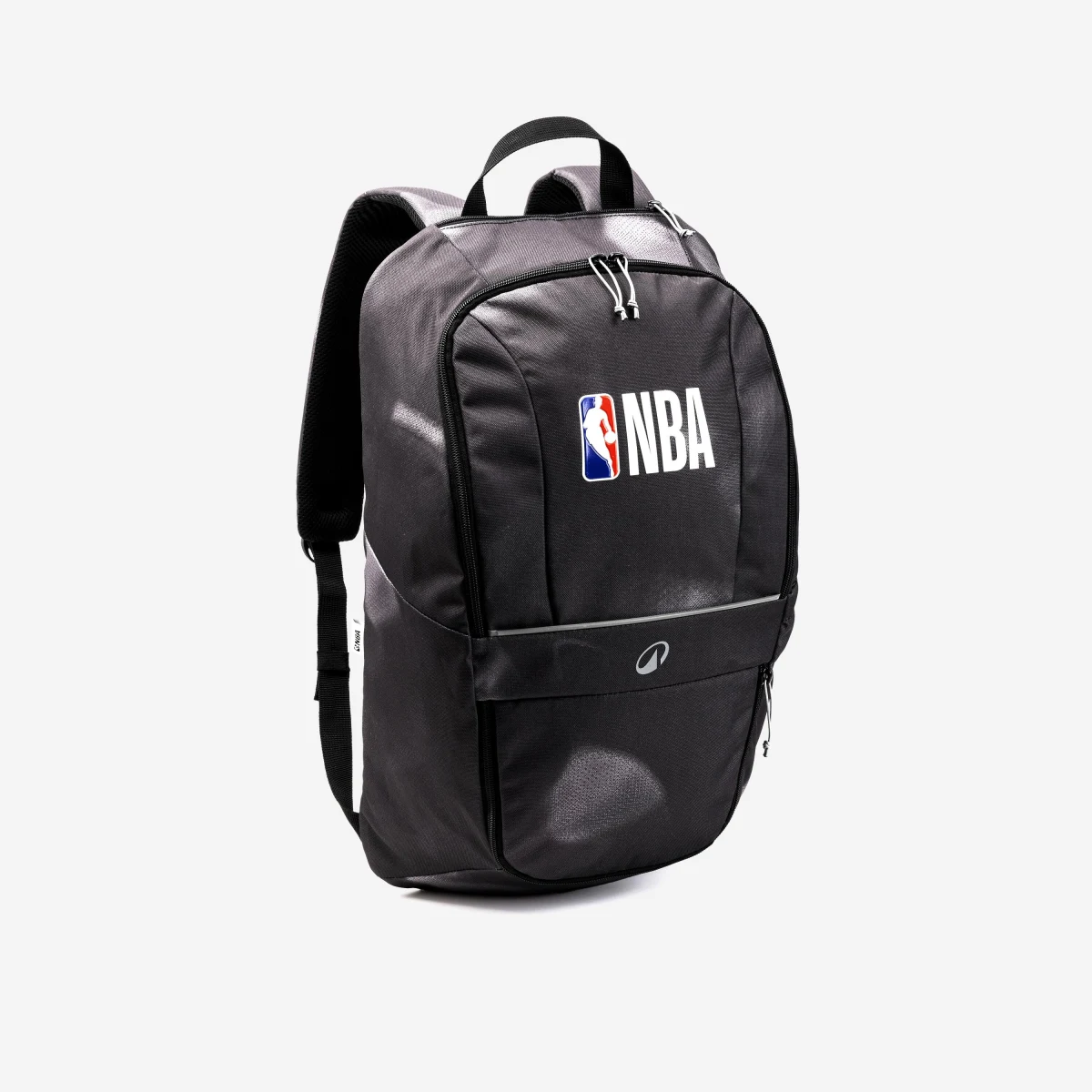 KIPSTA Batoh na basketbal NBA 20 l čierny bez · záber 1
