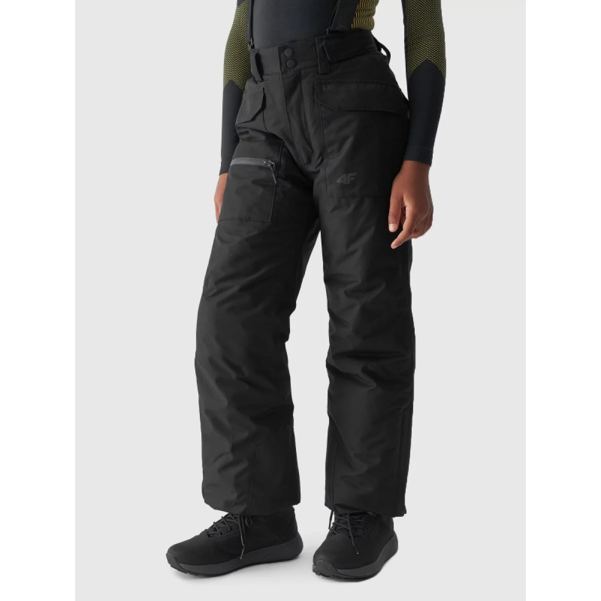 Chlapecké lyžařské kalhoty 4F JUNIOR TROUSERS FNK-JAW23TFTRM360-21S-BLACK · záber 2