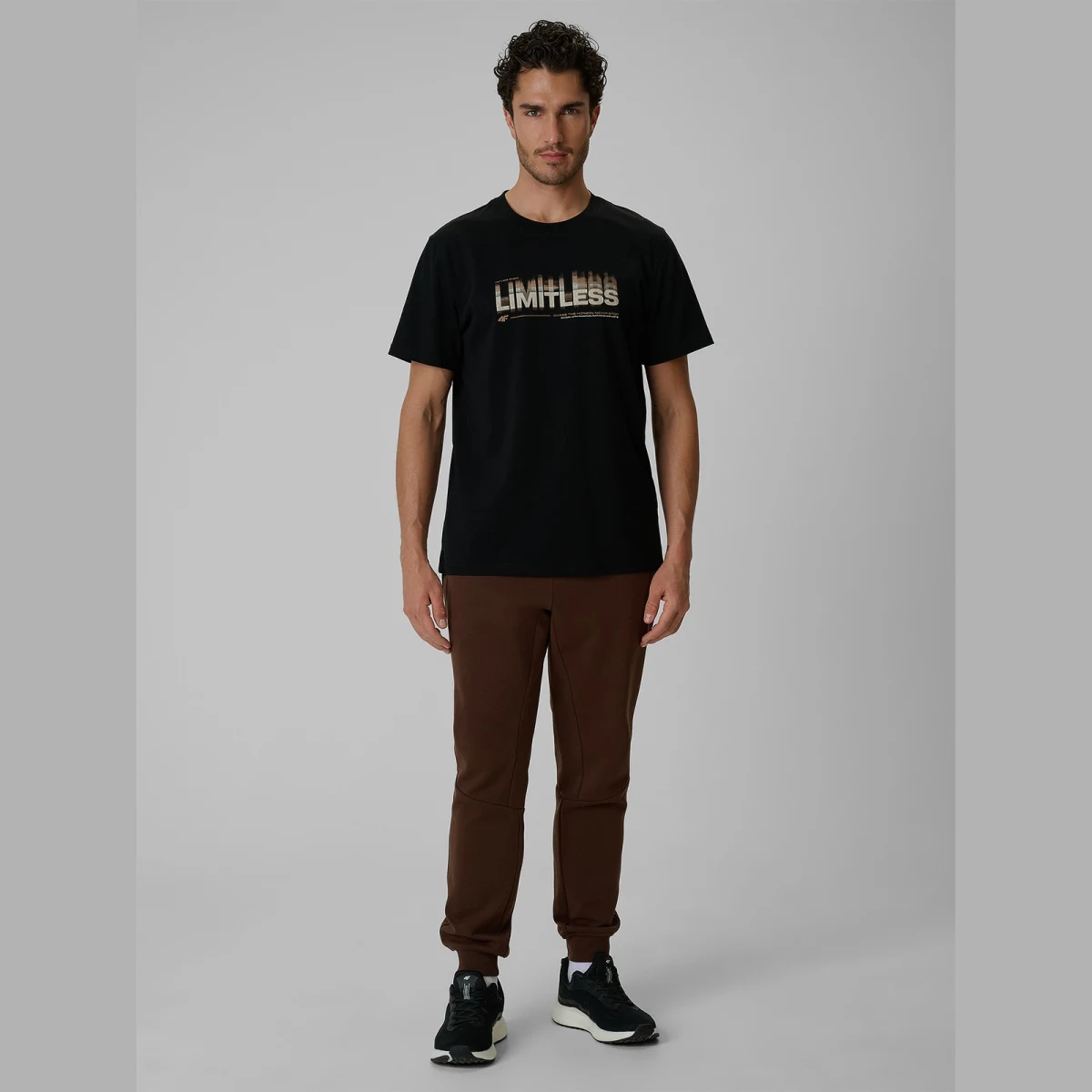 T-shirt regular s potiskem pánské - černé · záber 2