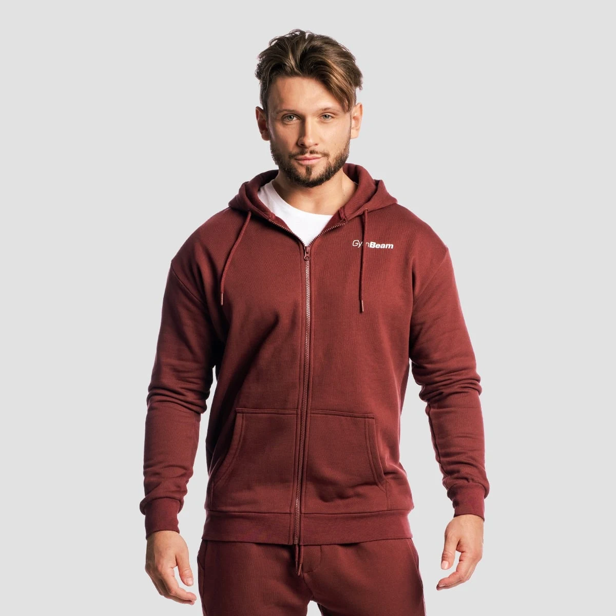 GymBeam Mikina se zipem Zone Cherrywood - Velikost: S | Barva: Červená | Hmotnost: 0,74 kg | Balení: 24 · záber 3