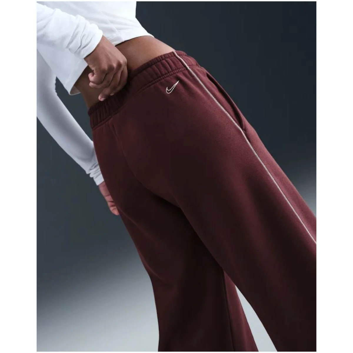 Dámske tepláky NIKE W NSW PHNX FLC LOGO WIDE LEG BURGUNDY CRUSH · záber 2