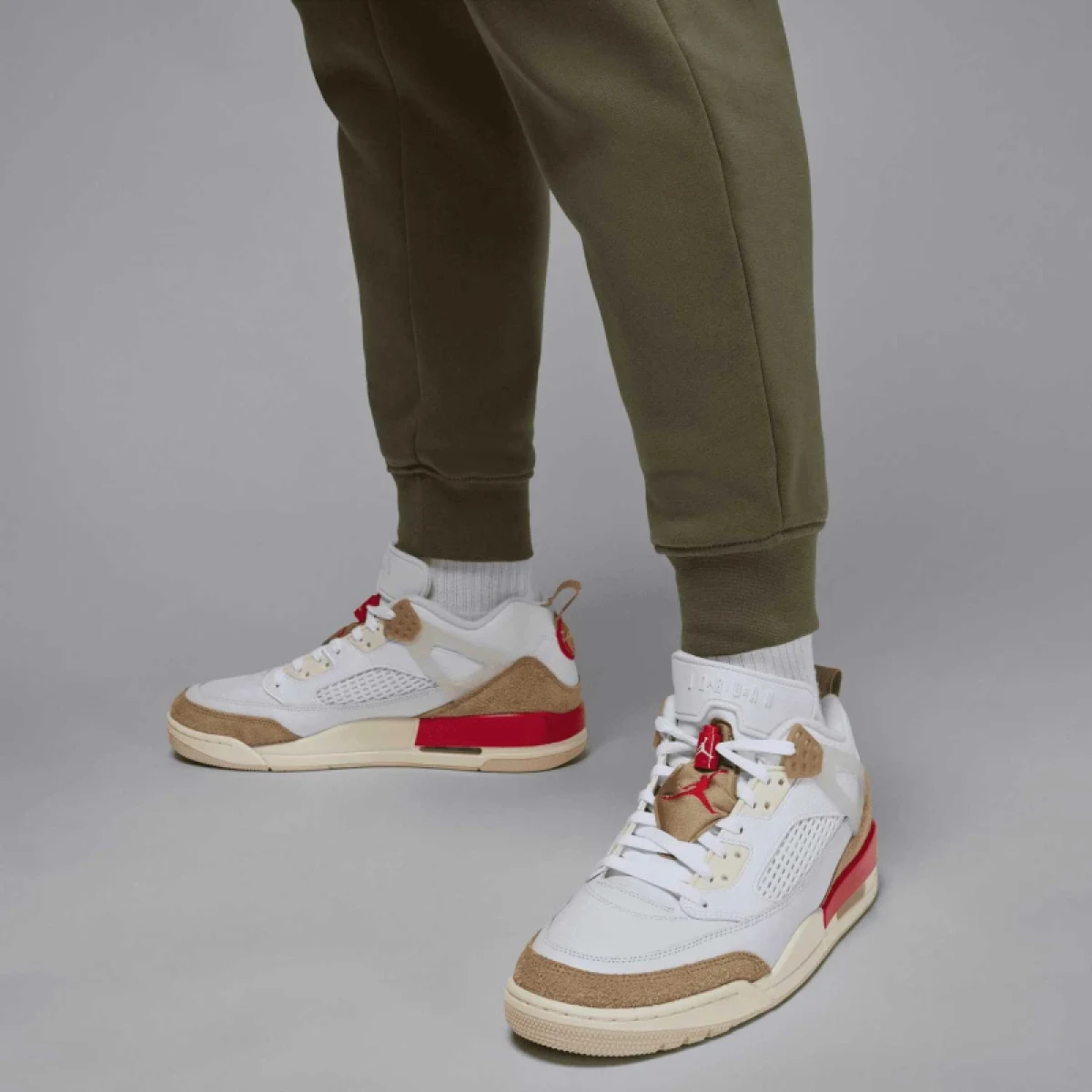 Pánske zateplené tepláky NIKE JORDAN BRK FLC PANT 222 KHAKI · záber 5