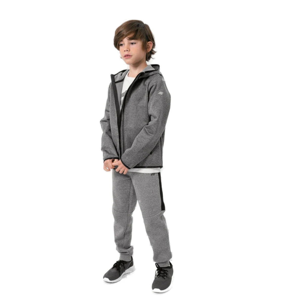 Chlapecká turistická softshellová bunda 4F JUNIOR BOYS SOFTSHELL JSFM001-24M-MIDDLE GREY MELANGE · záber 2