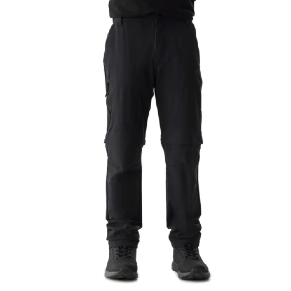 Chlapčenské turistické nohavice 4F JUNIOR TROUSERS FNK-4FJWSS24TFTRM495-21S-BLACK · záber 1