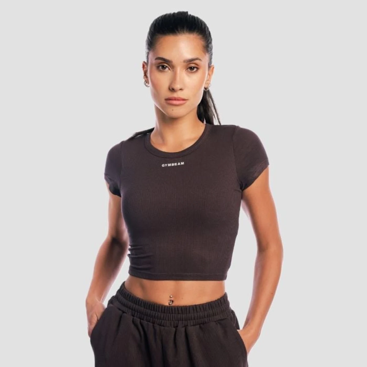 Дамска къса тениска Aura Tee Brown - GymBeam - Размер: L | Тегло: 0,183 g | Опаковка: 80 · záber 1