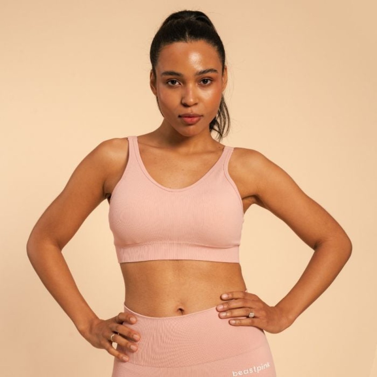 BeastPink Športová podprsenka Hyper Pink SS · záber 1