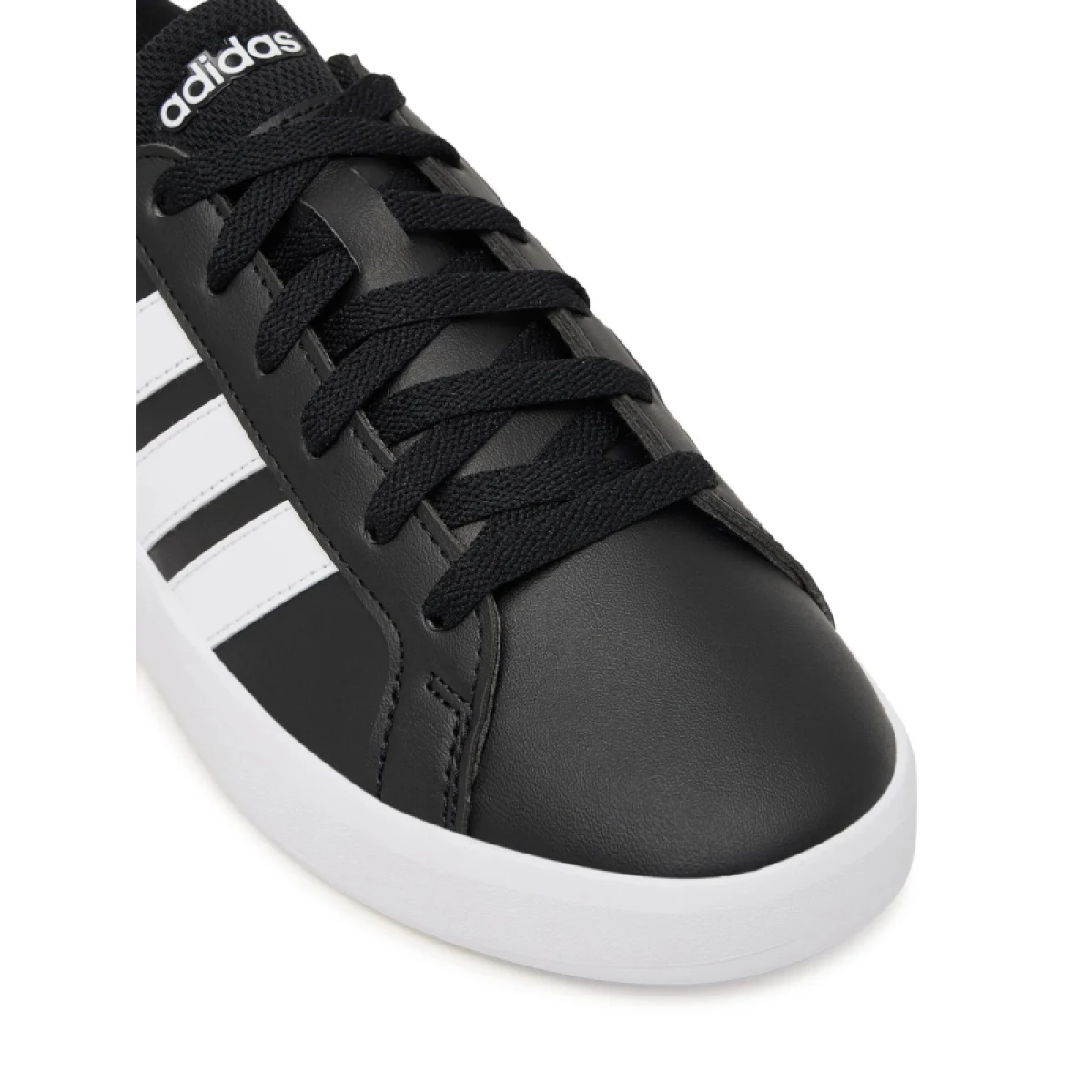 Juniorská rekreační obuv ADIDAS Grand Court 3.0 Jr core black cloud white cloud white · záber 5