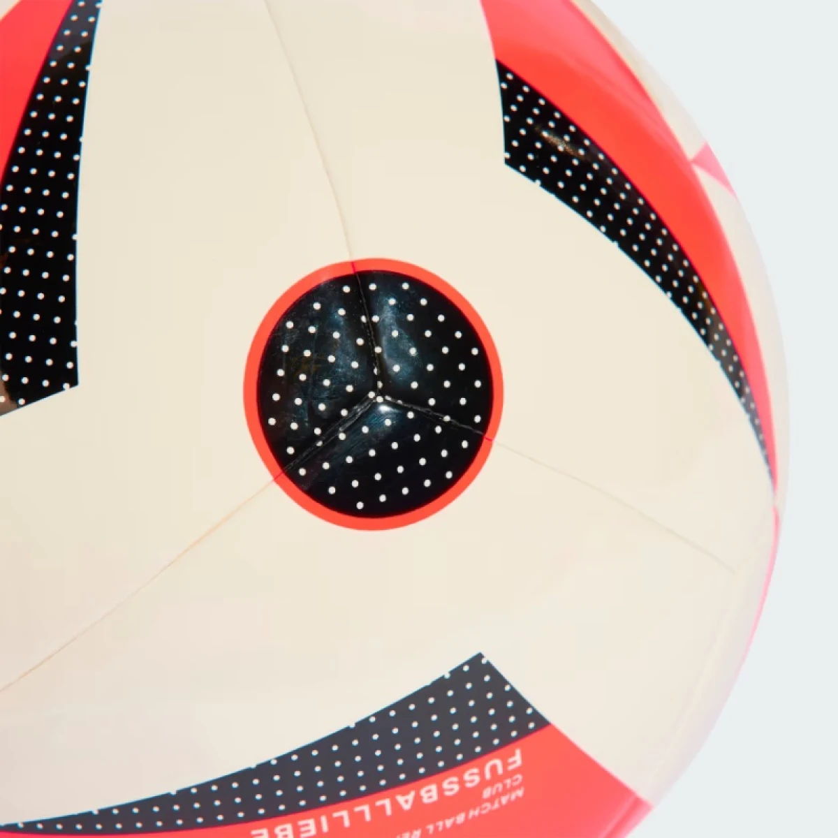 Fotbalový míč ADIDAS EURO24 CLB WHITE SOLRED BLACK · záber 3