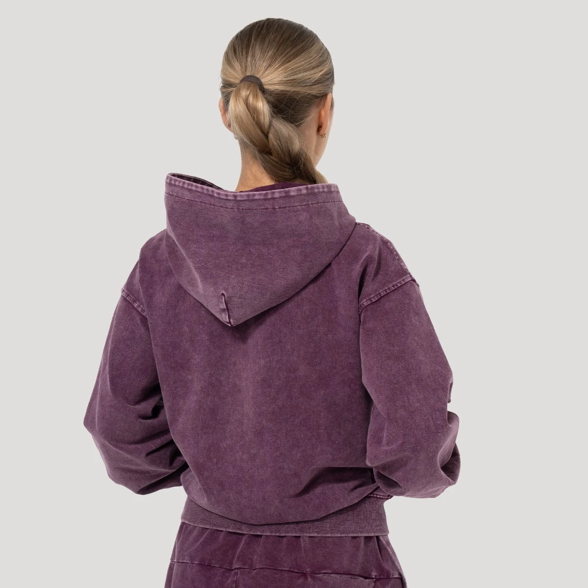 GymBeam Dámská mikina Abyss Raisin - Velikost: XL | Barva: Fialová | Hmotnost: 0,75 kg | Balení: 26 · záber 4