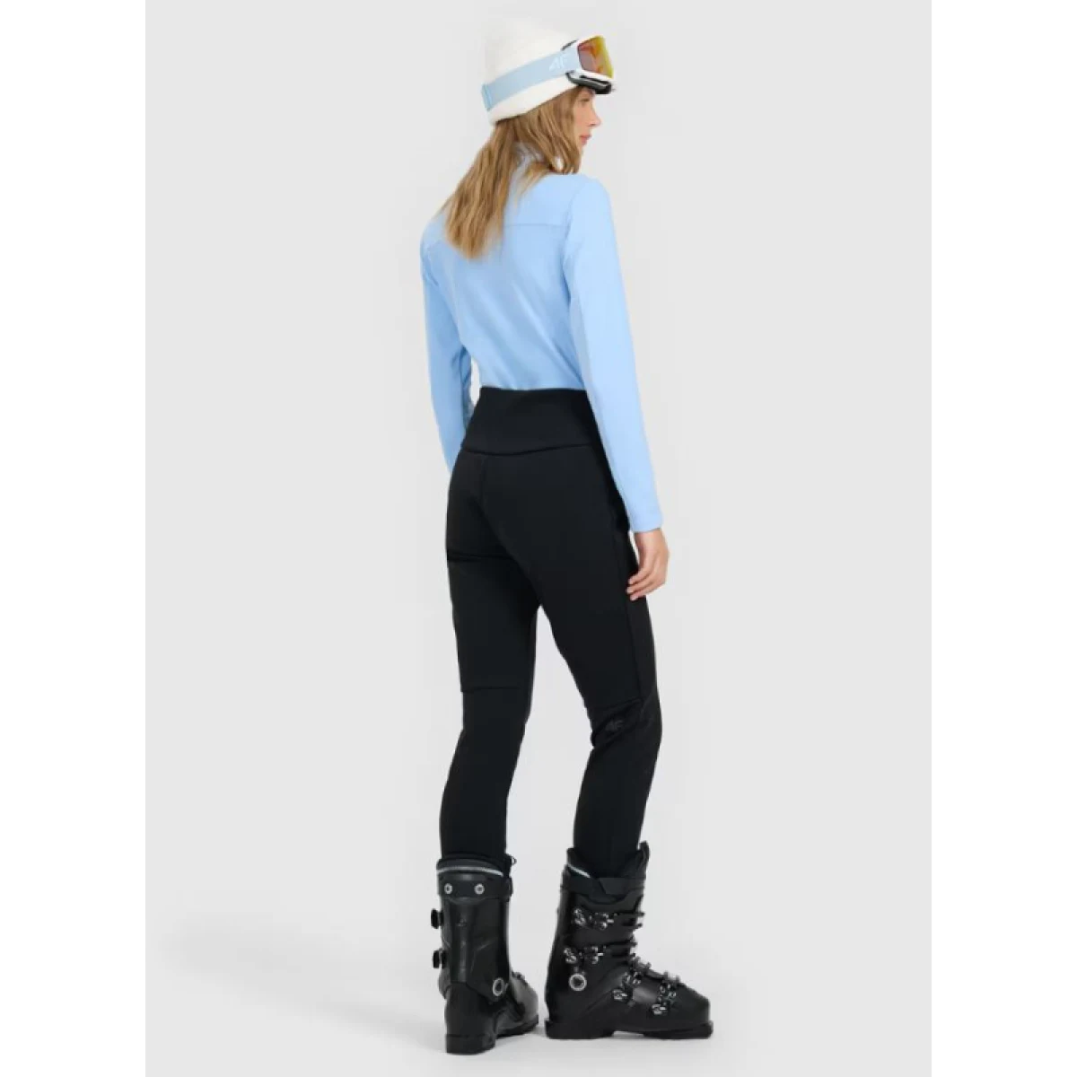 Dámské lyžařské softshellové kalhoty 4F TROUSERS FNK F0945-WAW25TFTRF0945-20S-DEEP BLACK · záber 4