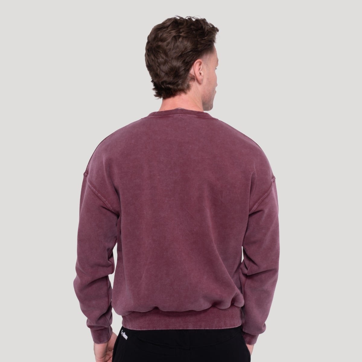 GymBeam Spike Sweatshirt Burgundy - Méret: S | Szín: Piros | Tömeg: 0,52 g | Csomag: 37 · záber 4