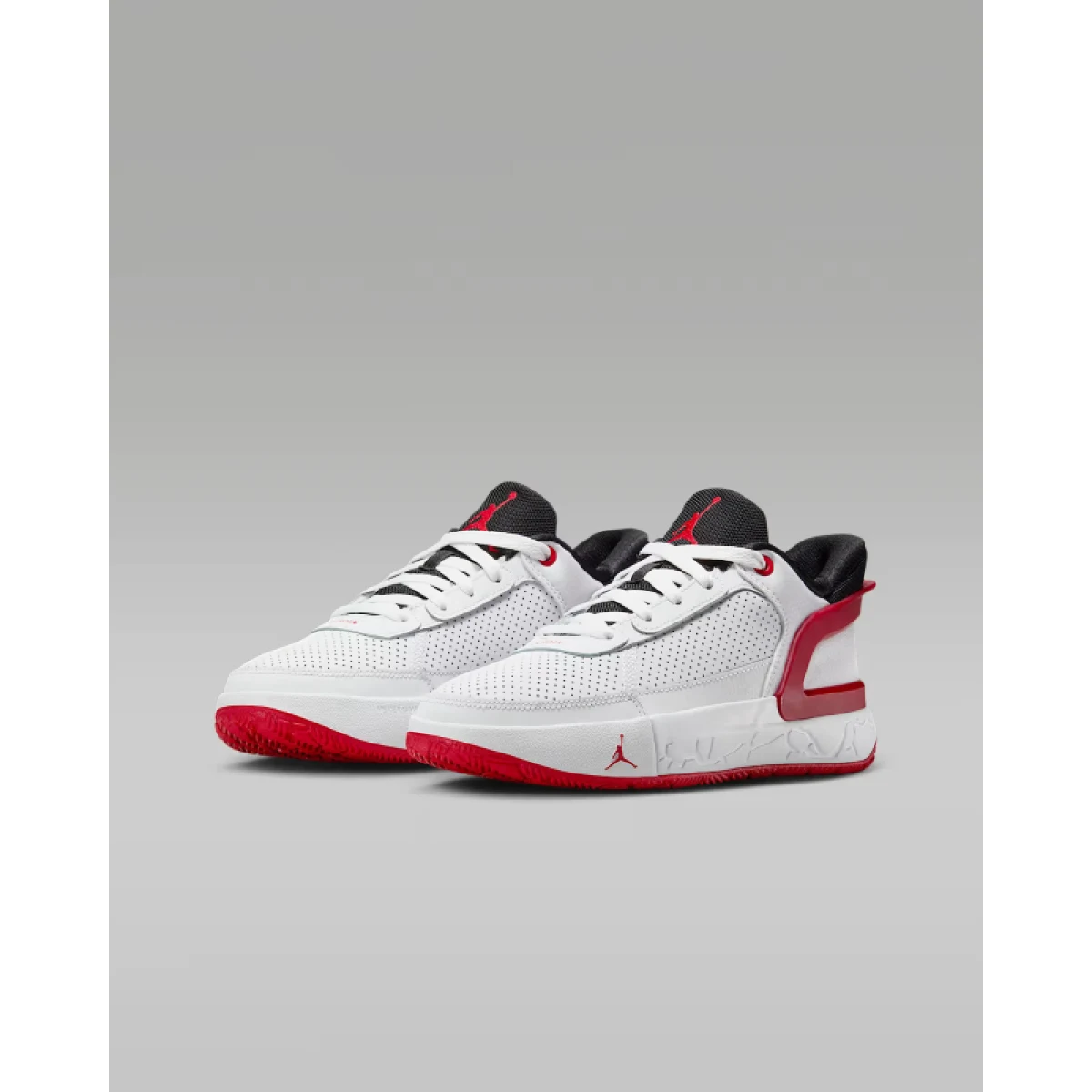 Chlapecká vycházková obuv NIKE Jordan Day1 EO Jr white university red black · záber 3