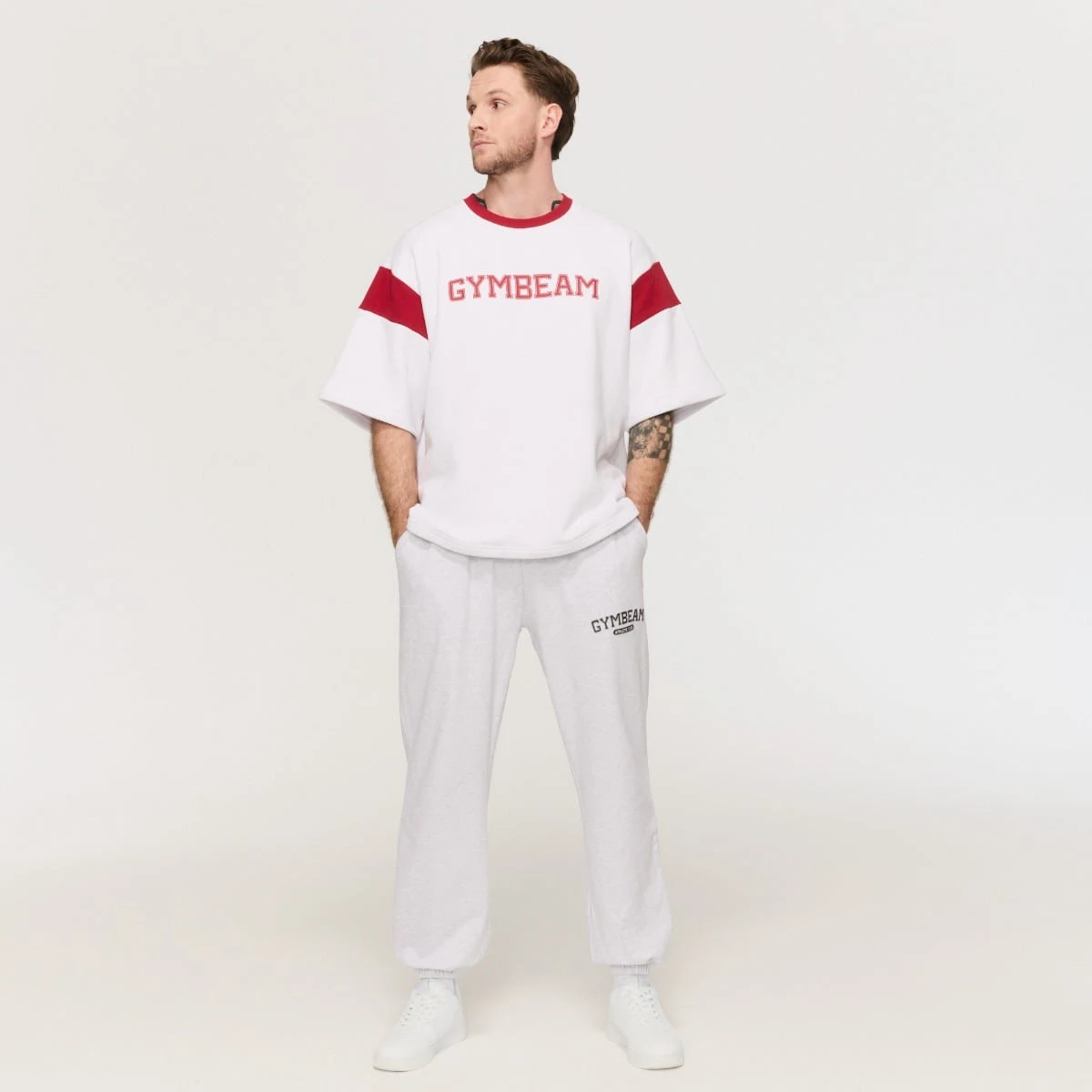 GymBeam Tričko Premium Heavyweight Varsity White - Velikost: M | Barva: Biela | Hmotnost: 0,6132 kg | Balení: 22 · záber 5