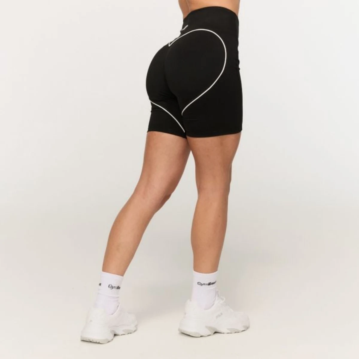 Дамски шорти Varsity Black - GymBeam - Размер: XS | Тегло: 0,1 g | Опаковка: 150 · záber 1