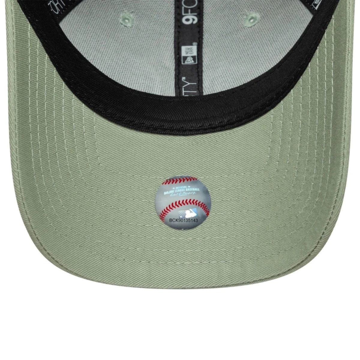Dámska šiltovka NEW ERA 940W MLB League essential 9forty NEYYAN · záber 4