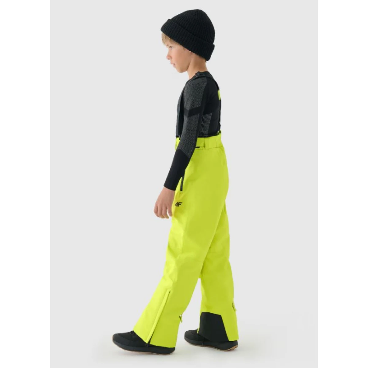 Chlapecké lyžařské kalhoty 4F JUNIOR TROUSERS FNK-JWAW24TFTRM656-45S-CANARY GREEN · záber 2