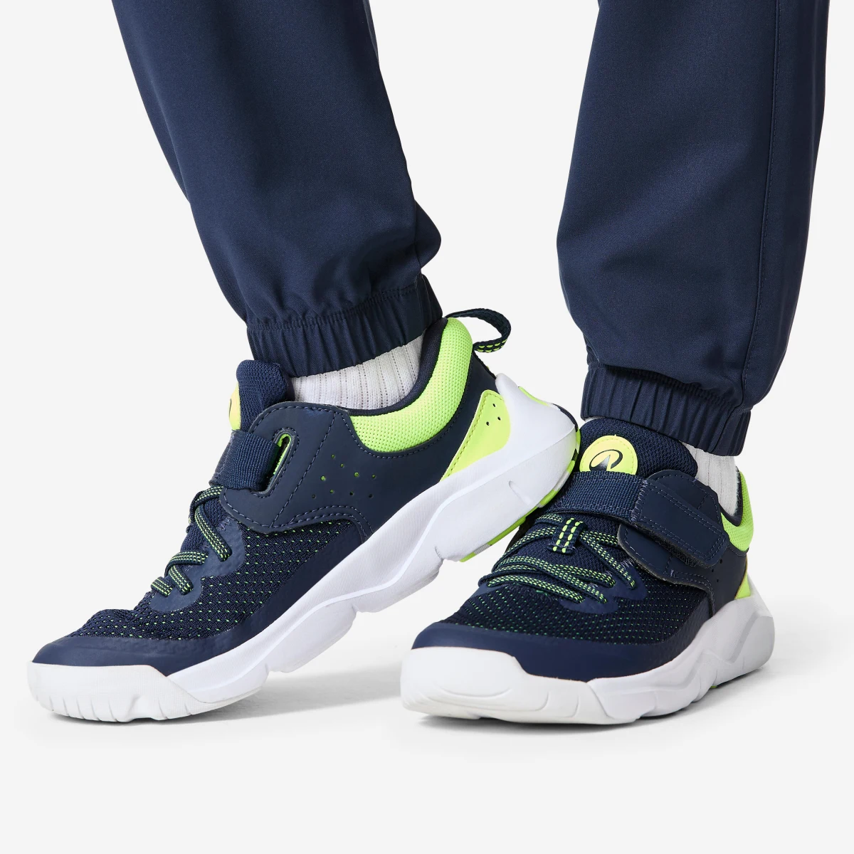 DECATHLON Chlapčenská športová súprava modrá 5-6 r (113-122 cm) · záber 2