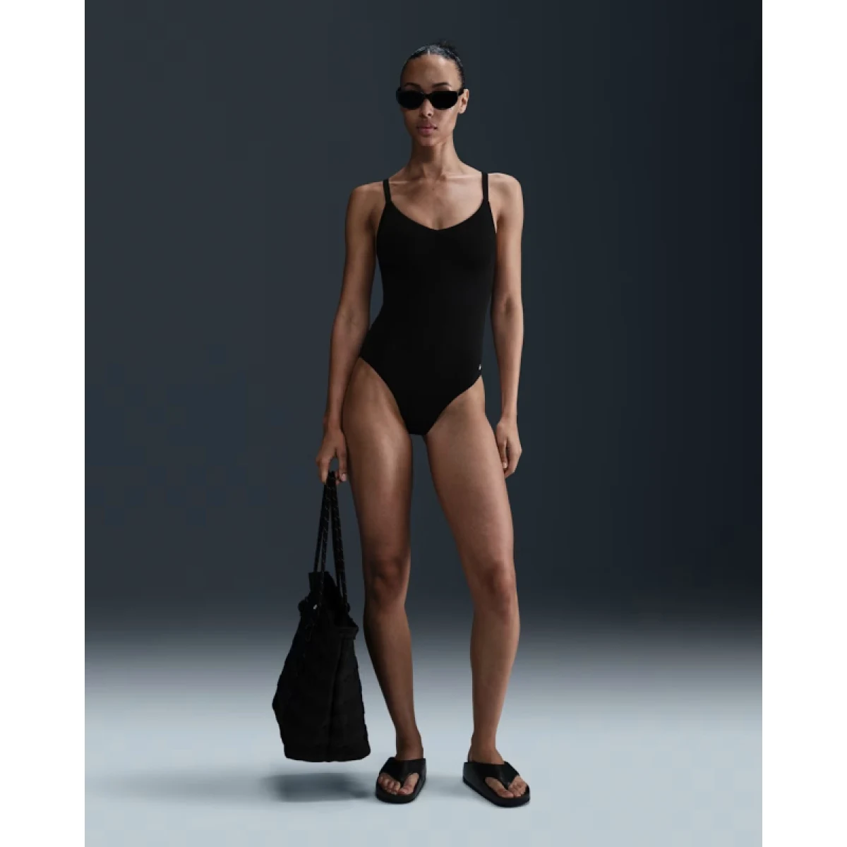 Női egyrészes fürdőruhák NIKE SWIM Essential Black · záber 5