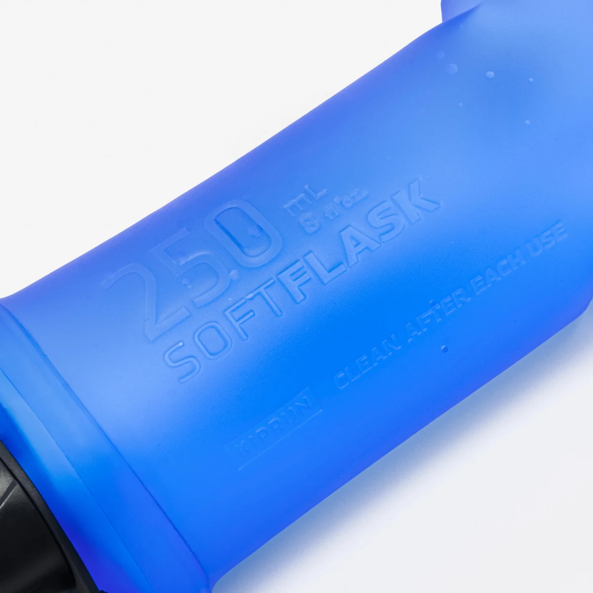 KIPRUN Pružná bežecká fľaša 250 ml modrá 250 ml · záber 2