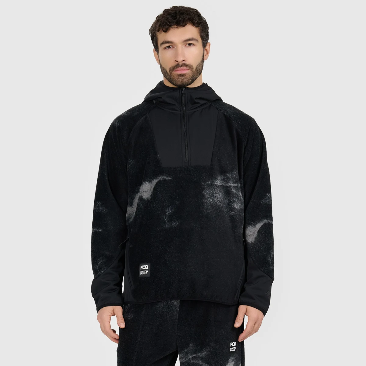 Pánský loose fleece s kapucí - černý · záber 1