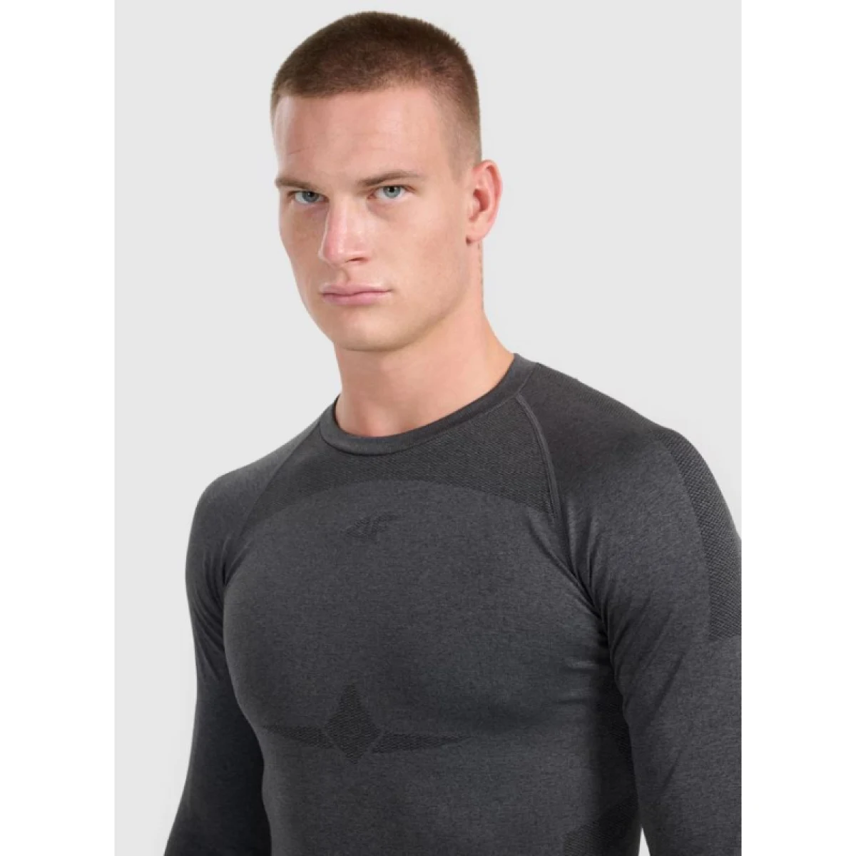 Pánské termo tričko s dlouhým rukávem 4F SEAMLESS UNDERWEAR M237-WAW25USEAM237-21M-BLACK MELANGE · záber 2