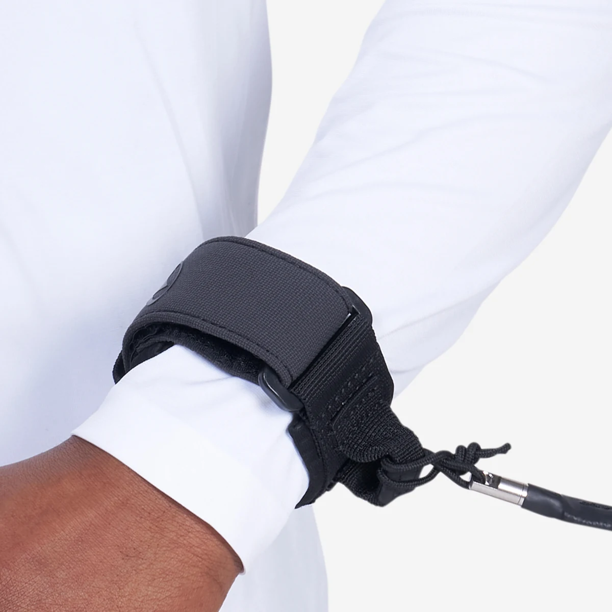 DECATHLON Leash s manžetou na wing foil 220 cm bez · záber 2