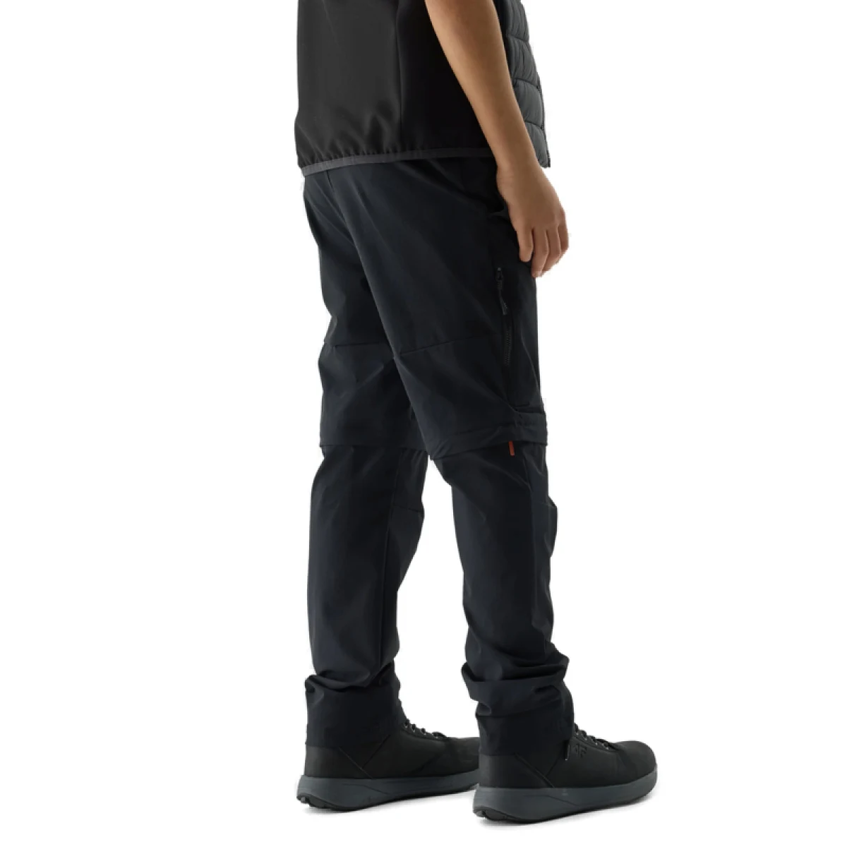 Chlapčenské turistické nohavice 4F JUNIOR TROUSERS FNK-4FJWSS24TFTRM495-21S-BLACK · záber 2