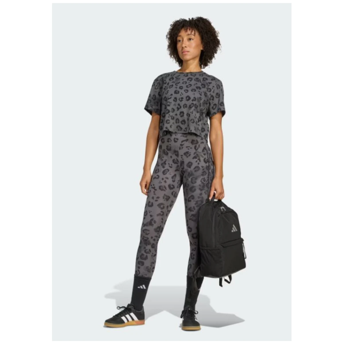 Dámske legíny ADIDAS OPT ESS 1 1 AOP GREY FIVE PRINT · záber 3