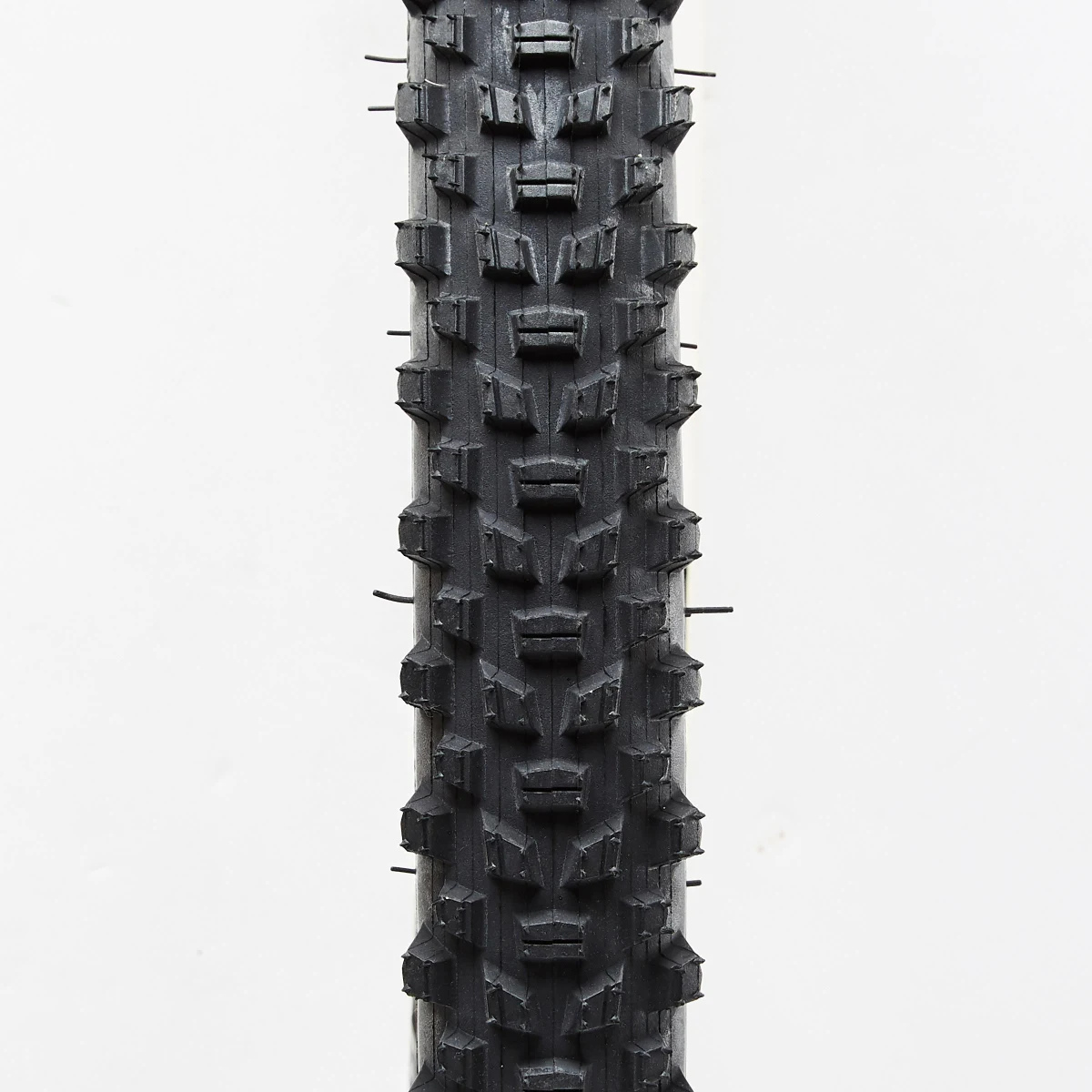 BTWIN Plášť na detský horský bicykel Skinwall 24 × 1,95 pevné pätky / ETRTO 47-507 bez · záber 2
