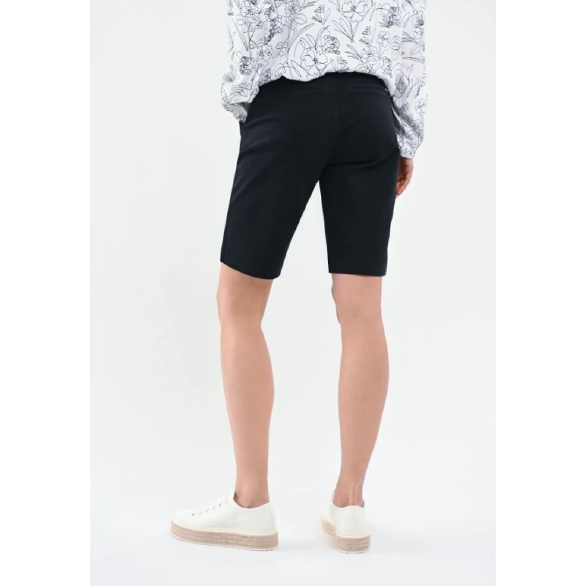 Dámské kraťasy VOLCANO P-MIYA-700-BLACK · záber 3