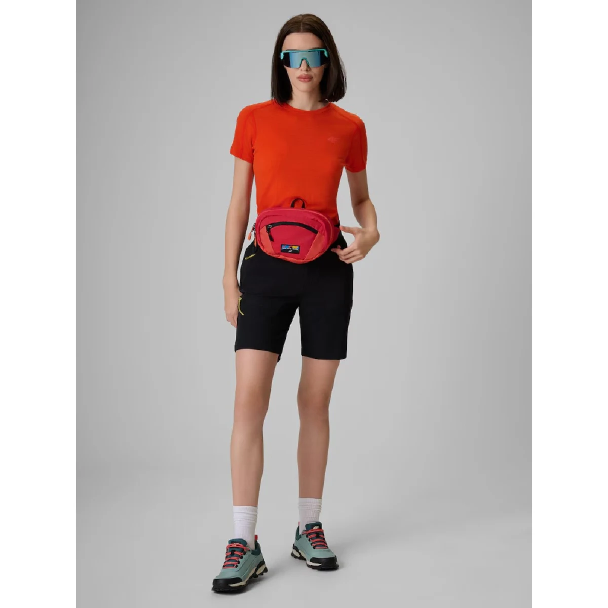 Dámské turistické kraťasy 4F SHORTS FNK F1572-20S-DEEP BLACK · záber 5