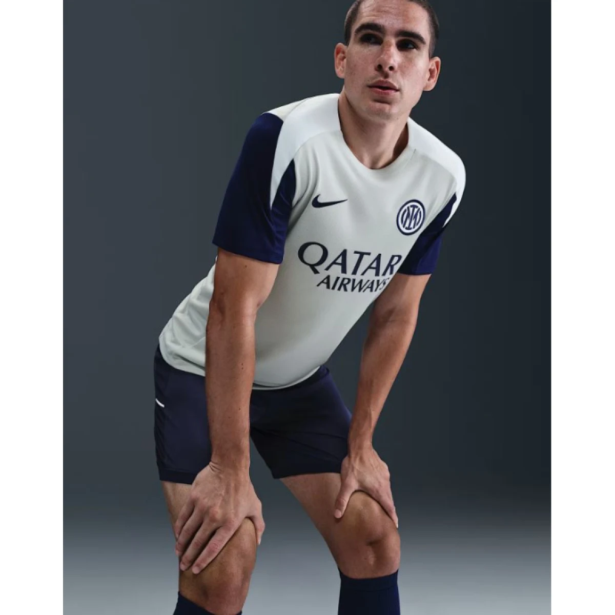 Pánské tréninkové tričko s krátkým rukávem NIKE INTER MILANO NK DF STRK SS TOP-093-Grey · záber 2