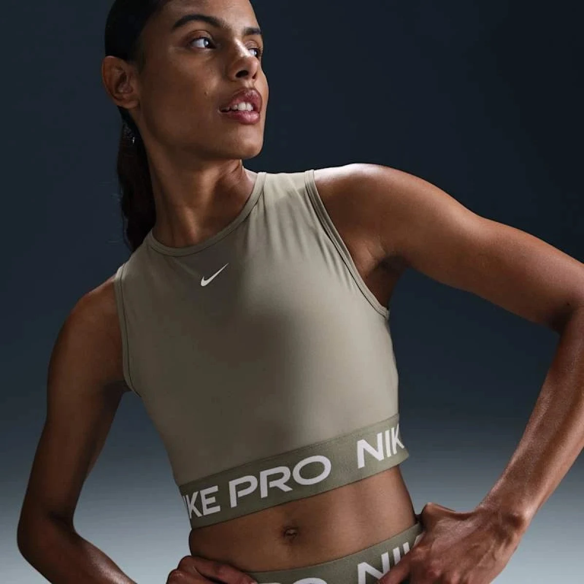 Dámské tréninkové tílko NIKE PRO DF 365 CROP TANK-320-Beige · záber 2