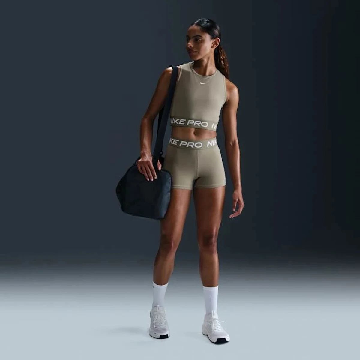Dámské tréninkové tílko NIKE PRO DF 365 CROP TANK-320-Beige · záber 4