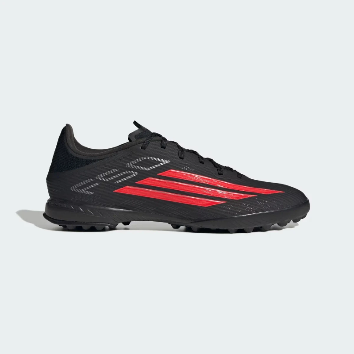 Pánske futbalové kopačky turfy ADIDAS F50 League M TF core black lucid red core black · záber 2
